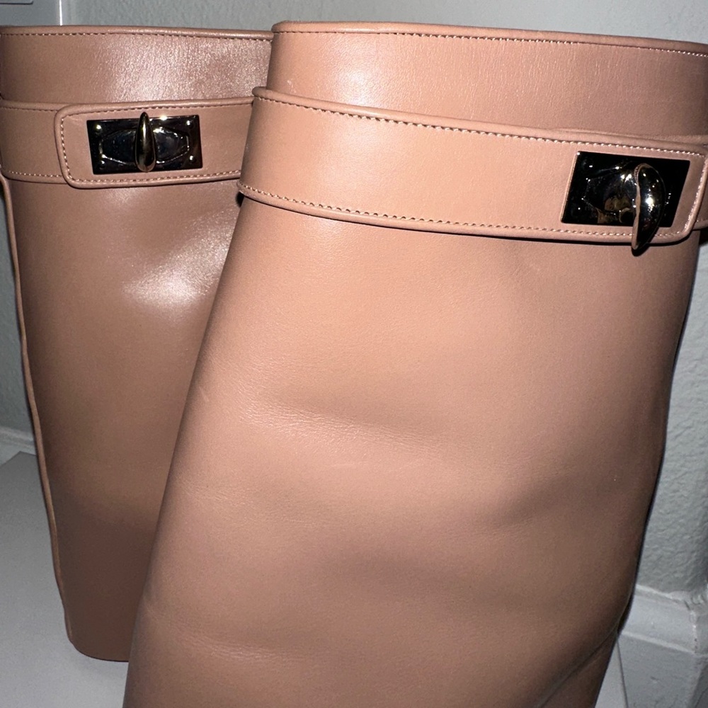 LIKE NEW GIVENCHY VIEIX ROSE SIZE 37